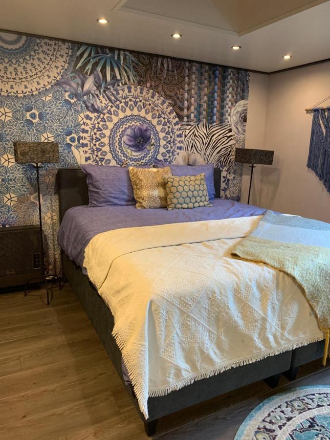 Het Atelier, Sfeervolle B&B Compleet Appartement In Hartje Staphorst Eksteriør billede